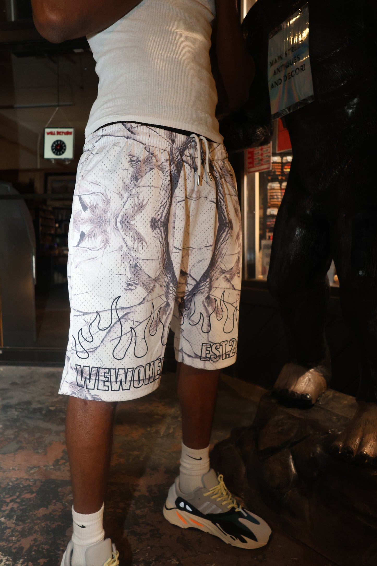 WEWOKEUP SHORTS (WHITE CAMO)