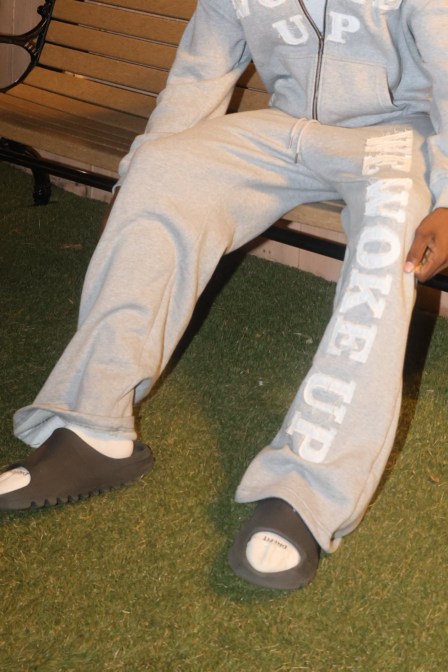 WEWOKEUP SWEATPANTS (GREY)