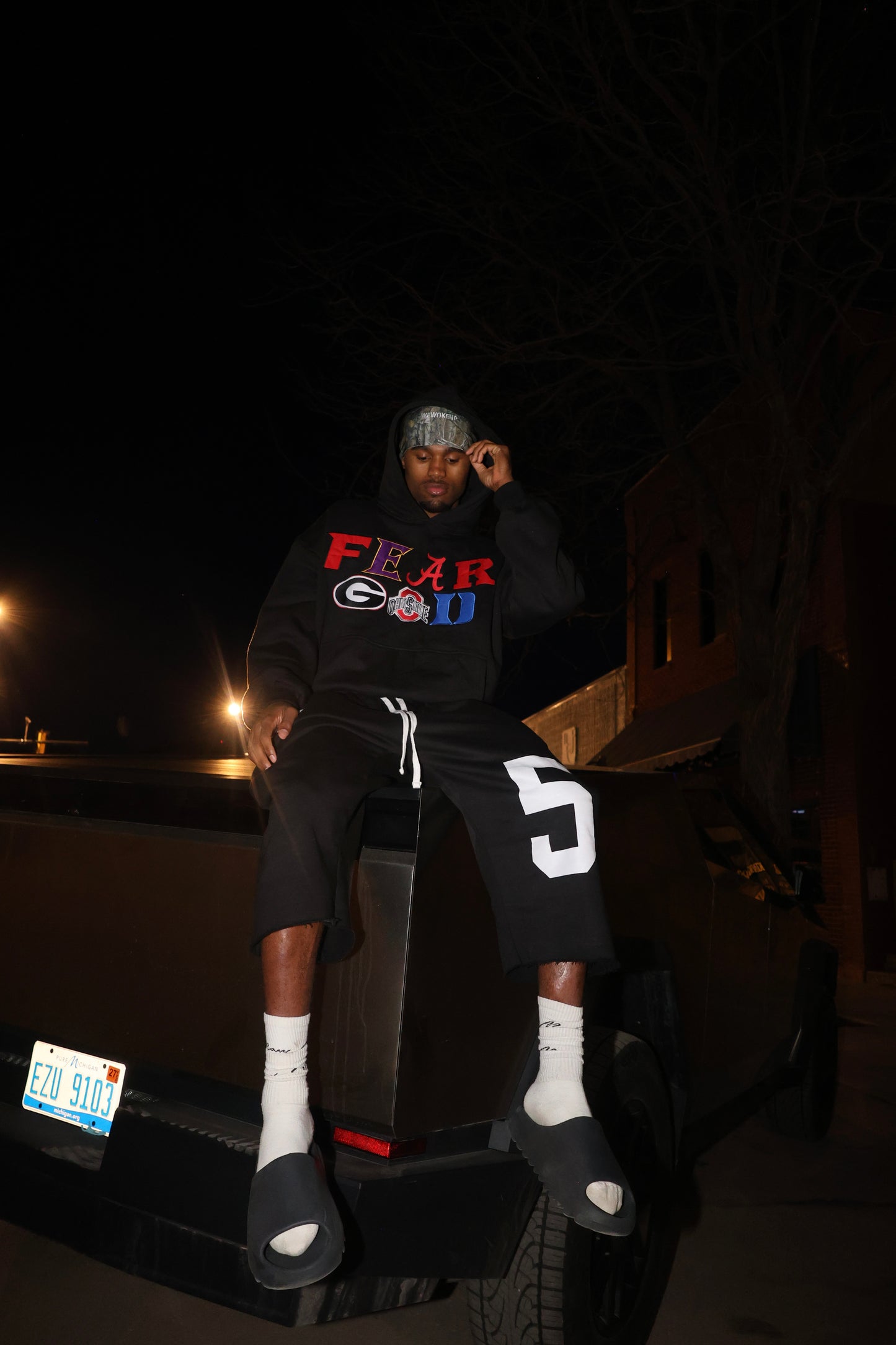 WEWOKEUP CROPPED SWEATS (BLACK) (CREATION EDITION)