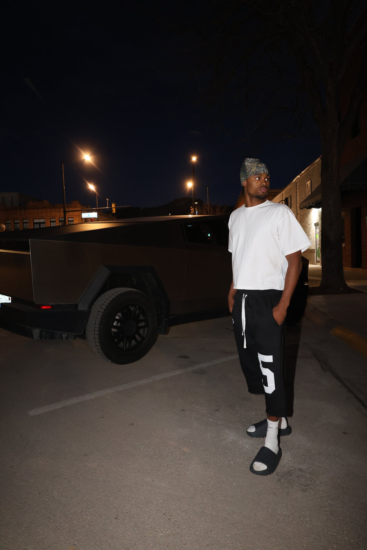 WEWOKEUP CROPPED SWEATS (BLACK) (CREATION EDITION)